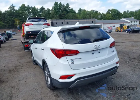 2017 Hyundai Santa Fe Sport 2.4L z USA, uszkodzony, nr VIN 5NMZUDLB1HH047839